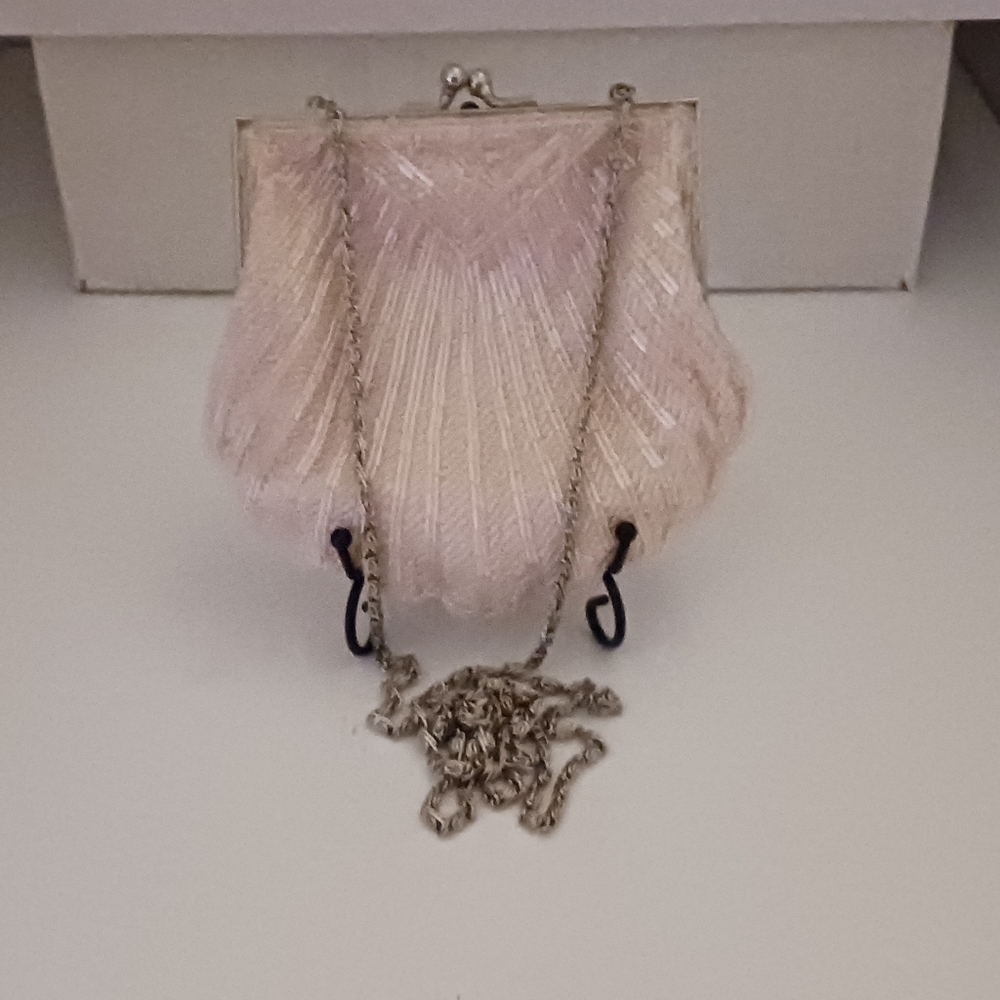 Preston & York Beaded Shell Kiss Crossbody, Clutch - Vintage